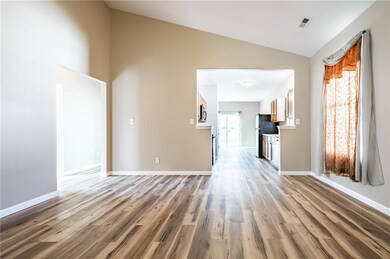 2357 Middle View Dr, Columbus, IN 47201 - photo 5