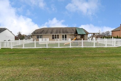 1380 Eastwood Dr, Circleville, OH 43113 - photo 6