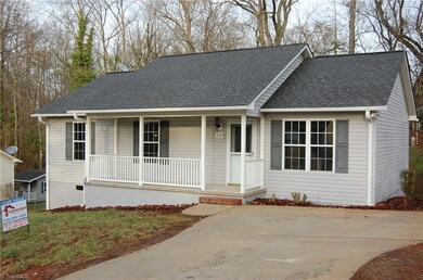 64 N Snider St, Denton, NC 27239 - photo 2