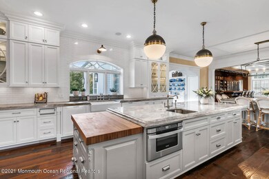 Eat-in Kitchen