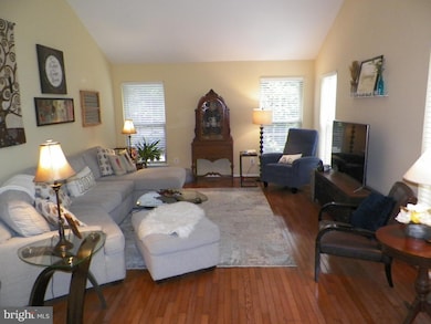 5101 Cinnamon Ct, Doylestown, PA 18902 - photo 2