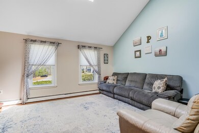 28 Reed St unit B, Londonderry, NH 03053 - photo 3