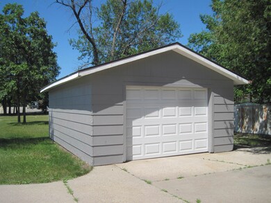 308 N Oak St, Adams, WI 53910 - photo 2