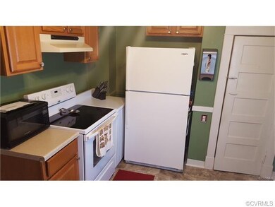 Newer Flooring, counter tops and cabinets in Kitch
