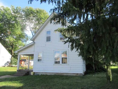 1523 W High St, Davenport, IA 52804 - photo 2