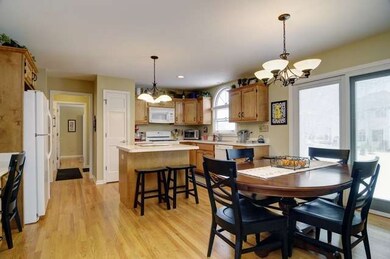 3112 Wolfe Ct, Naperville, IL 60564 - photo 7