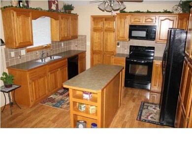 4 yr old appliances stay - dishwasher, microwave, 