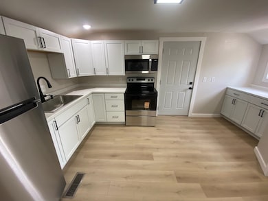 236 E 26th St, Dubuque, IA 52001 - photo 6