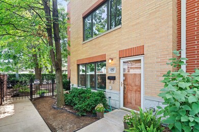 1192 Clarence Ave unit 8, Oak Park, IL 60304 - photo 2