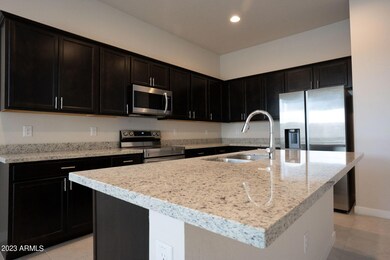 Kitchen2_1153 pic 2