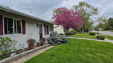 110 Elm Ln, Streamwood, IL 60107 - photo 3