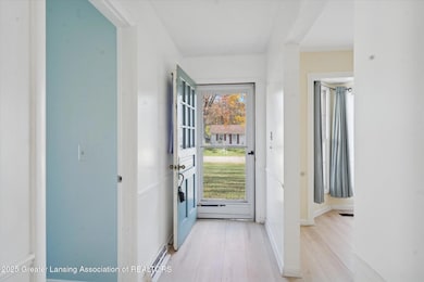 868 Southfield Dr, Williamston, MI 48895 - photo 7