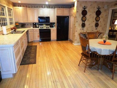 2545 California St, Columbus, IN 47201 - photo 6