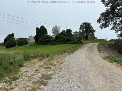 105 Chase Ln, Point Pleasant, WV 25550 - photo 6