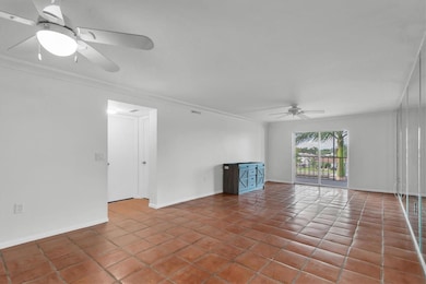 4900 38th Way S unit 302, Saint Petersburg, FL 33711 - photo 7