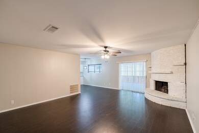 1511 Highland Dr, Alvin, TX 77511 - photo 4