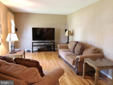 4818 Wakefield Chapel Rd, Annandale, VA 22003 - photo 5