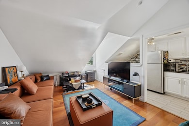 1021 Clinton St unit 7, Philadelphia, PA 19107 - photo 4