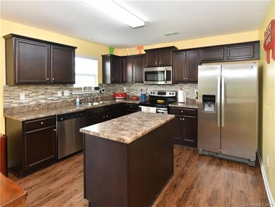 115 Harvest Pointe Dr, Statesville, NC 28677 - photo 2