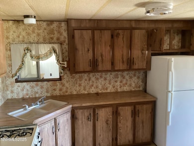 1415 Lahontan St, Silver Springs, NV 89429 - photo 4