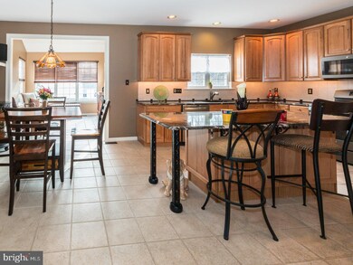 450 Forest Ln, North Wales, PA 19454 - photo 3