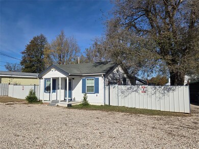 View of front facade with a porch