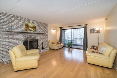 650 E Greenwich Ave unit 3-401, West Warwick, RI 02893 - photo 3