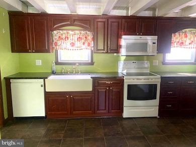 22 Main St, Swedesboro, NJ 08085 - photo 2