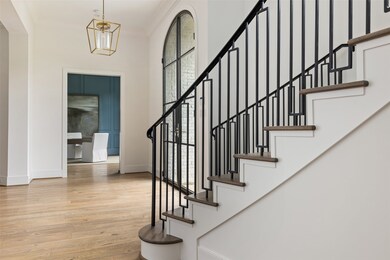 2158 Brentwood Dr, Houston, TX 77019 - photo 3