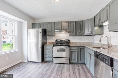 9591 Donnan Castle Ct, Laurel, MD 20723 - photo 3