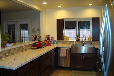 10641 Janway Dr, El Paso, TX 79935 - photo 4