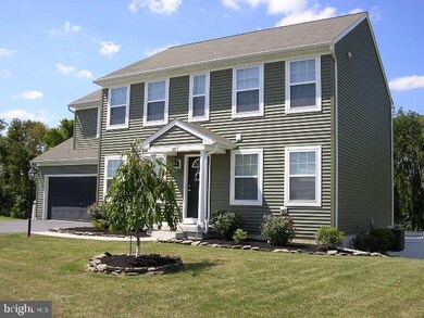 1817 Silverleaf Ln, Palmyra, PA 17078 - photo 2