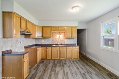 17214 Peach Grove Ln, Hazel Crest, IL 60429 - photo 5