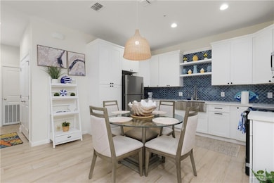 115 E Marlin St unit B, South Padre Island, TX 78597 - photo 5