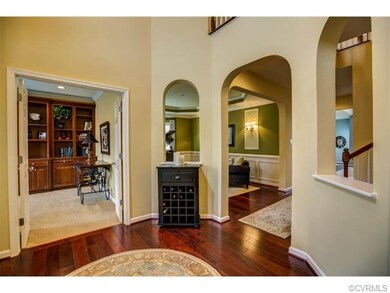 Two-story foyer with second floor overlook