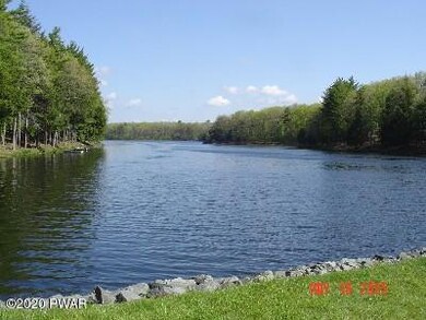 147 Lakeview Cir, Lackawaxen Township, PA 18428 - photo 6