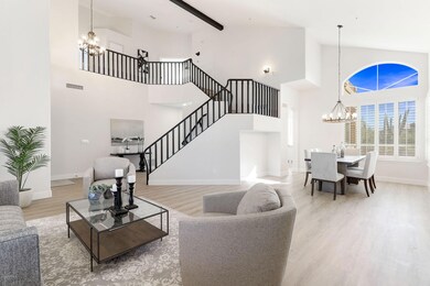 Formal Living Room/Formal Dining