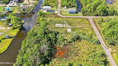 10010 Bayou View Dr E, Bay St. Louis, MS 39520 - photo 5