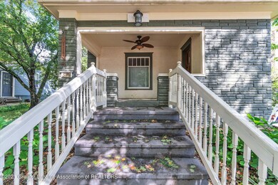 05-317 E. Elm St.-windowstill-realestate