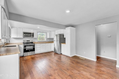 07-1921 Spring Hill Rd-7