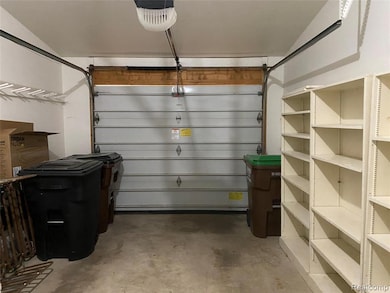 596 Yorkshire Square unit 23, Milan, MI 48160 - photo 6