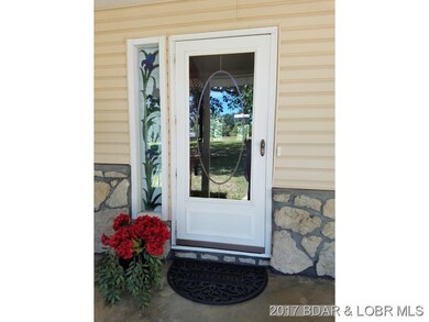 COVERED  PORCH AND ENTRY DO