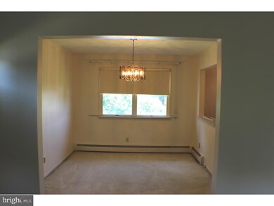 102 S Waverly St, Reading, PA 19607 - photo 6