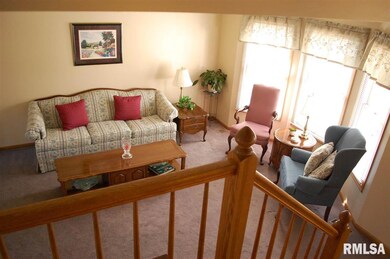 3827 Windsor Pines Ct, Davenport, IA 52807 - photo 4