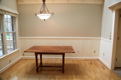 41 Oliver Ct Eating Area