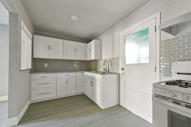 5212 Plum Dr, Houston, TX 77087 - photo 6