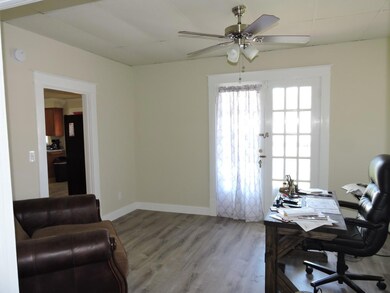 401 S Spring St, Manchester, TN 37355 - photo 4