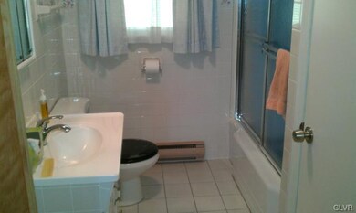 4225 Roosevelt St, Whitehall, PA 18052 - photo 6