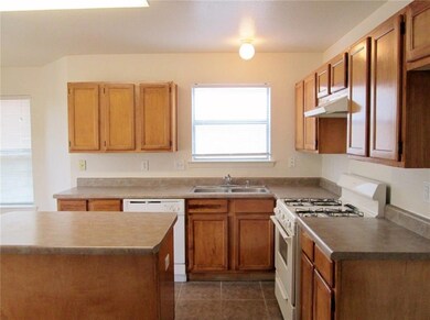 404 Glenosa Dr, El Paso, TX 79928 - photo 6