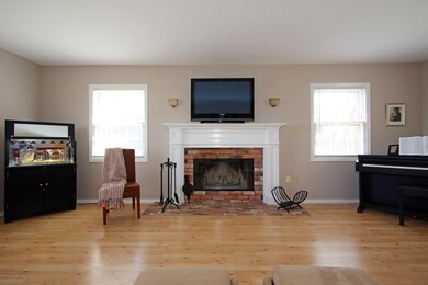 05LivingRoom
